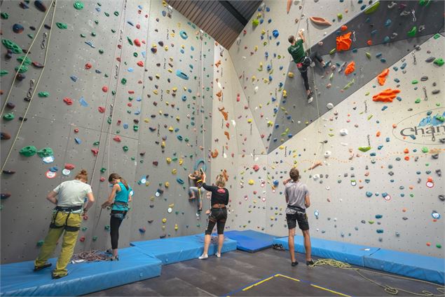 Mur de grimpe indoor - Région Dents du Midi