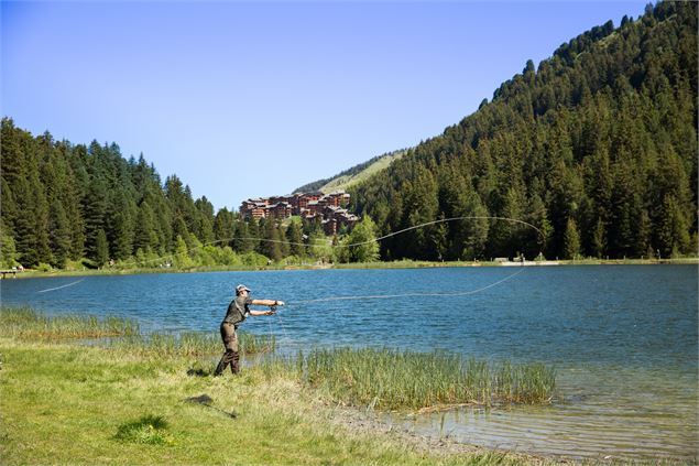 Pêche au lac de Tuèda - Sylvain Aymoz - Meribel Tourisme