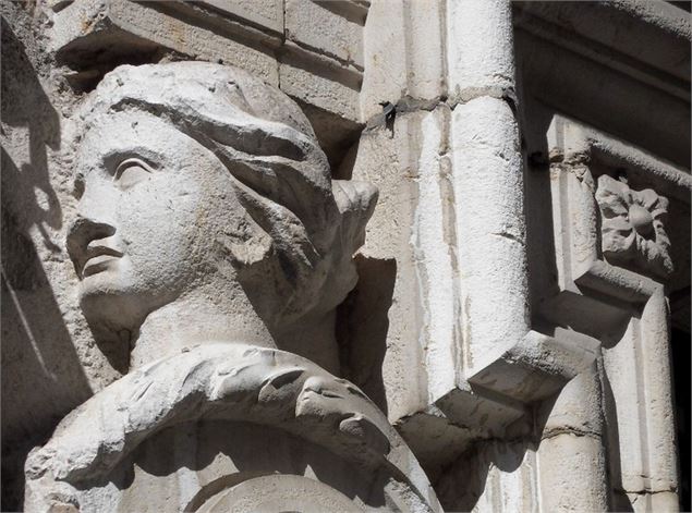 Portail d'entrée de l'hôtel Castagnery de Châteauneuf - F.Juttet