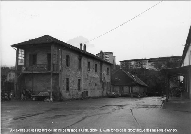 Vue extérieure des ateliers de l‘usine de tissage à Cran - Archives municipales d’Annecy