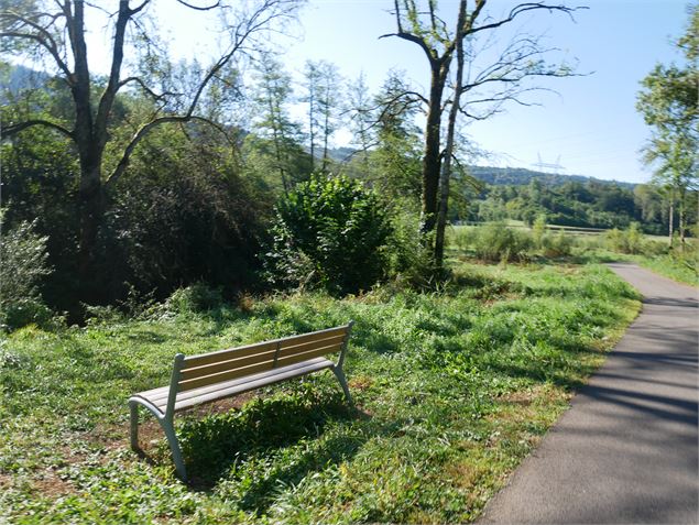 Banc le long de la voie douce - Vincent ALLARD/Haut-Bugey Agglomération