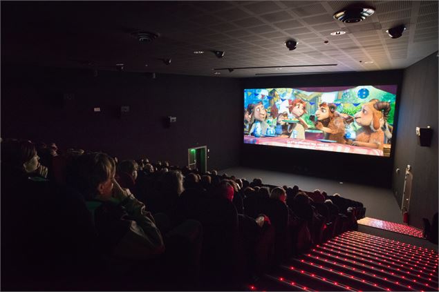 public assis en cours de projection - La Turbine/Kévin Roch