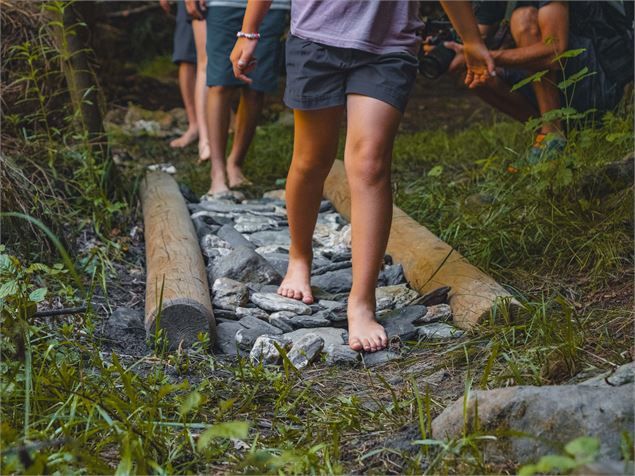 Sentier pieds nus - Corbier Tourisme