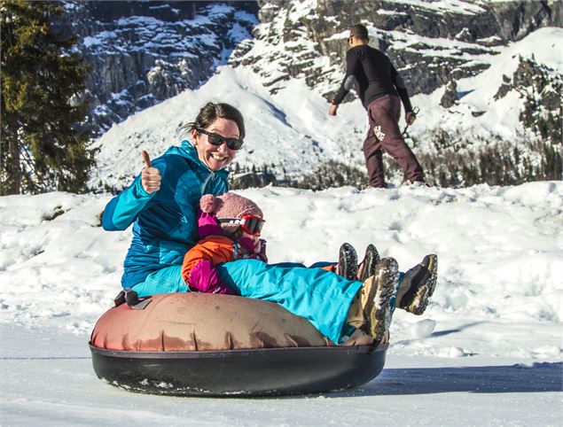 Descente en luge snowtubing en famille - Wedze