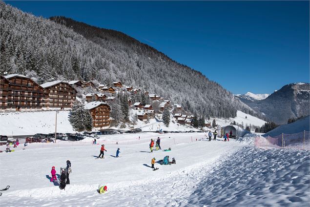 Haut de la piste : arrivée du tapis roulant couvert - Yvan Tisseyre / OT Vallée d'Aulps