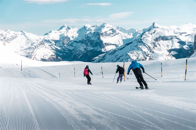 Skier au Grand Massif - ©GMD_2024_MathisDecroux