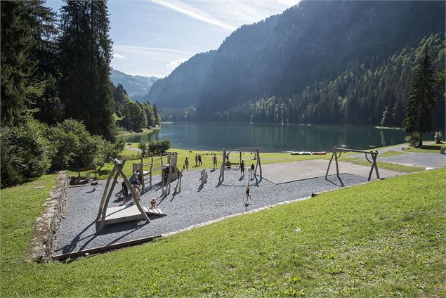 Aire de jeux pour enfants - Yvan Tisseyre/OT Vallée d'Aulps