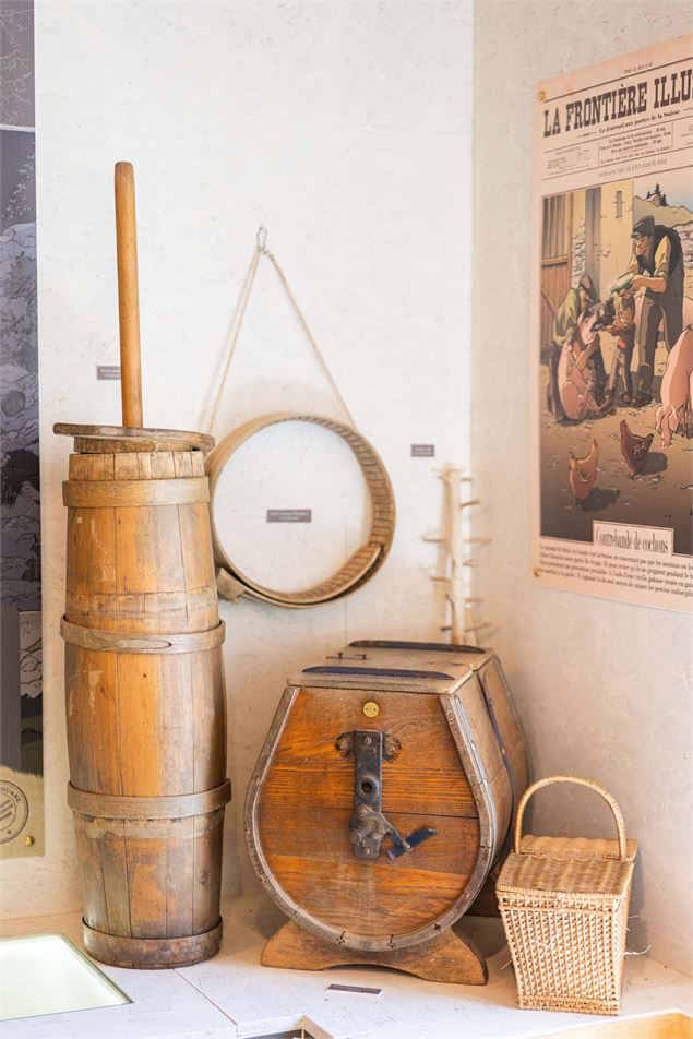 Intérieur de la Vieille Douane à Châtel - L.Meyer - Châtel