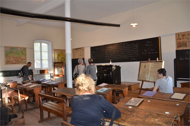 Salle de classe 1900 reconstituée - CD01, Agathe GAUBERT