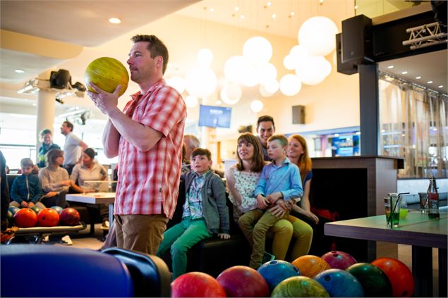 6 pistes de bowling à votre disposition - Thuria