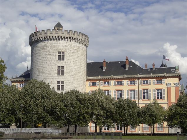 La tour demi-ronde - F.Juttet