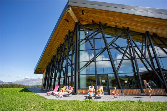 Terrasse solarium avec vue sur les Montagnes - Thuria