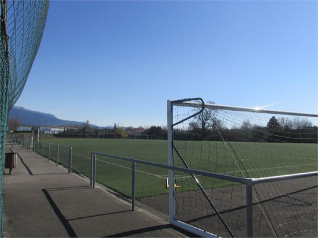 Stade synthétique - Mairie de Douvaine