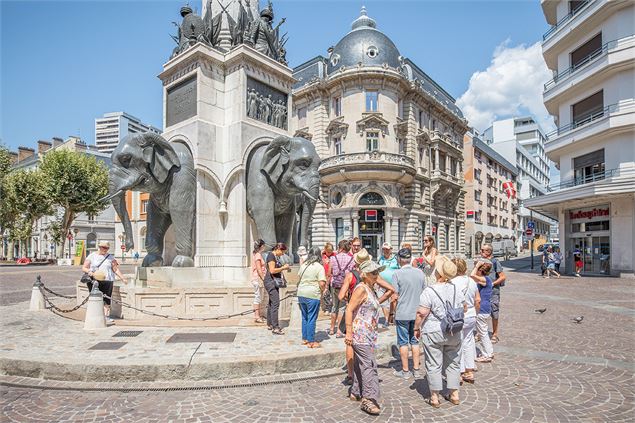 Fontaine des Eléphants - ART PRISM