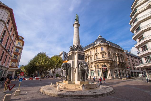 Fontaine des Eléphants - ART PRISM