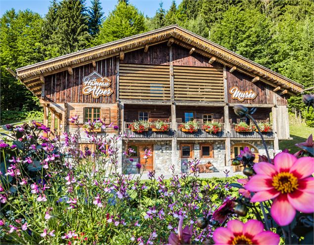 Le Hameau des Alpes - Julie Mugniery