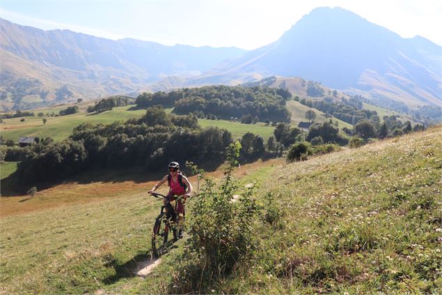 VTT - Praz  sur le sentier du Chatel - G.Cosnefroy