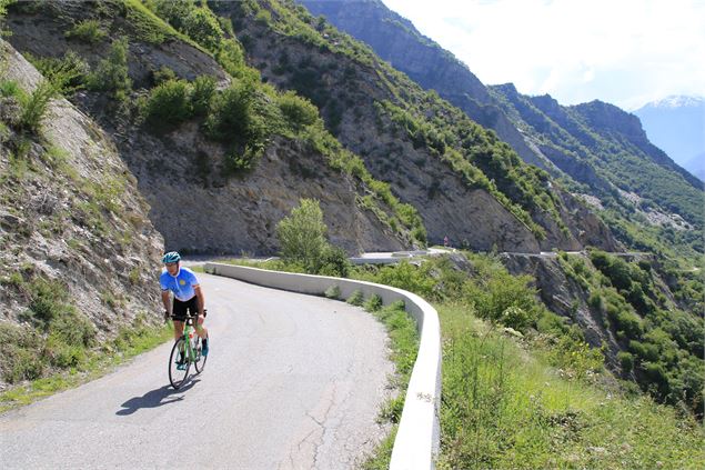 Montée à Montdenis - Alexandre Gros / Maurienne Tourisme