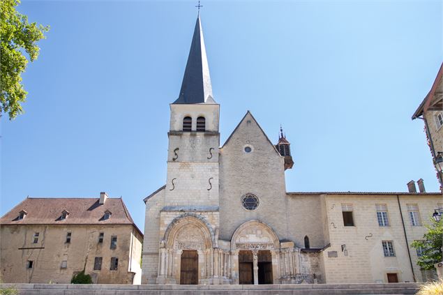 Vue extérieure de l'Abbaye d'Ambronay - Bertrand Pichène