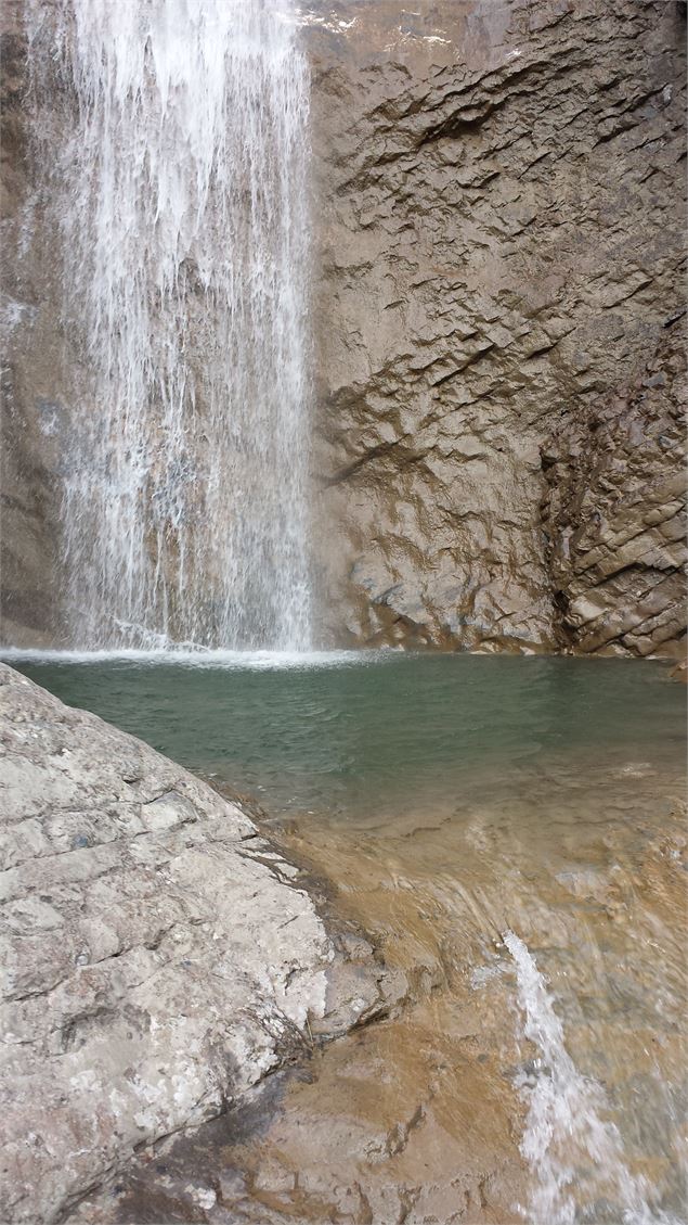 cascade d'Arpenaz - Sallanches Tourisme