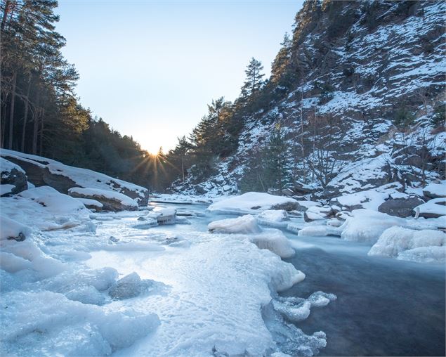 L'Arc enneigé en période hivernale - B.Filliol - OT HMV