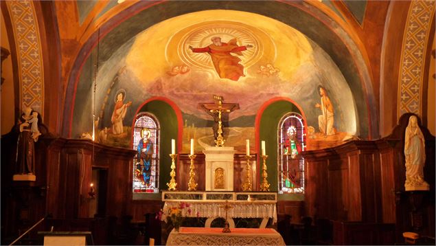 Intérieur de l'église Sint-Pierre et Saint-Paul - GENOUILLEUX