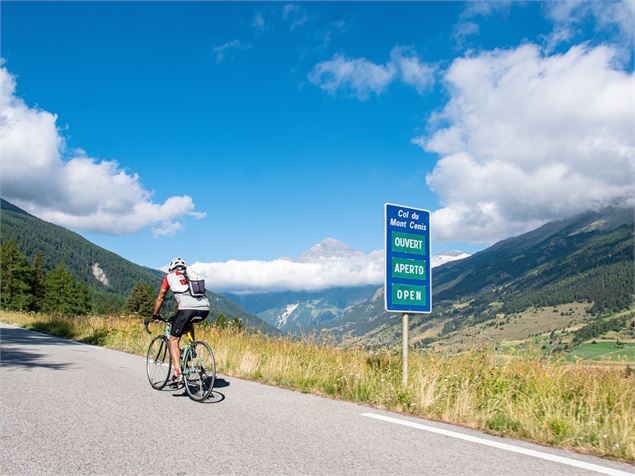 Cycliste à l'assaut du col du Mont-Cenis - R.Salles - OTHMV