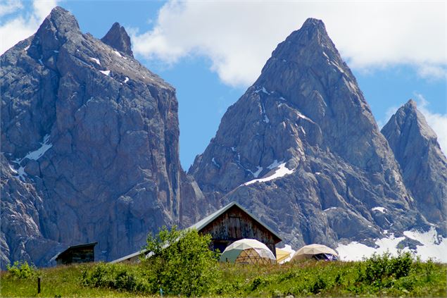 Dôme géodésique du Chalet d'la Croë sous les Aiguilles d'Arves - Paul Bonnet