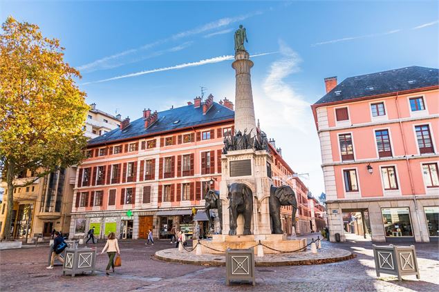 place des éléphants - Christine Haas