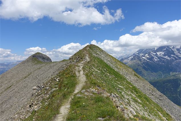 Sentier de crête du Mont Joly - Photo sous licence Creative Commons https://creativecommons.org/lice