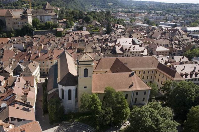 La cathédrale Saint-Pierre vue du ciel - Dominique Lafon