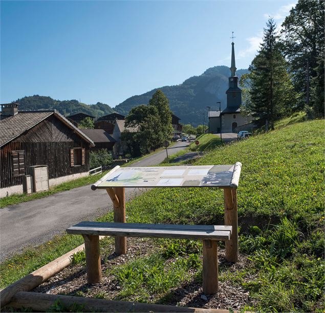 Table dessin de l'église de La Vernaz - Yvan Tisseyre / OT Vallée d'Aulps