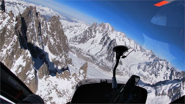 Baptême helicoptere panoramique selon AIR La Plagne - AIR La Plagne / AIR Tarentaise