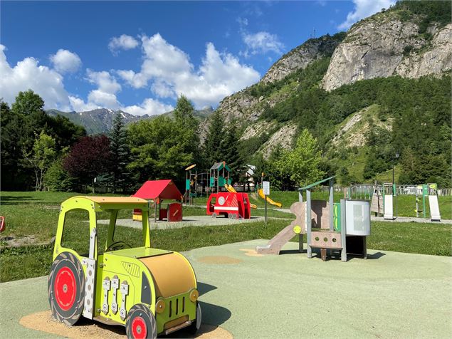 Aire de jeux pour enfant des Plans à Valloire - Alice Niquet / Valloire Tourisme