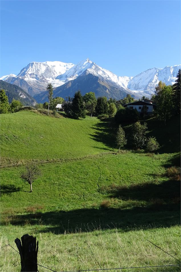 Boucle de Saint-Nicolas à la Combe en passant par les 3 chapelles - M. Mautué