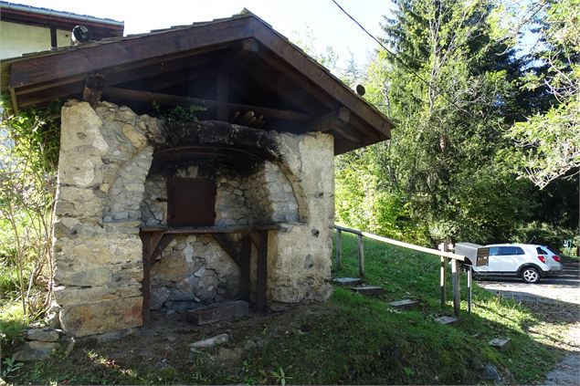 Boucle de Saint-Nicolas à la Combe en passant par les 3 chapelles - M. Mautué