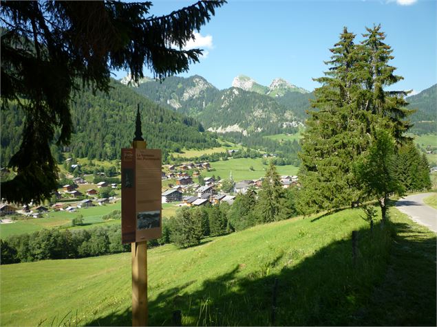 Vue sur le hameau des Passengués - S.Maxit