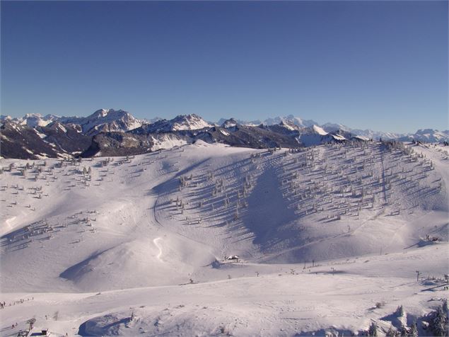 Pistes rouges Les Airelles et Hirmentaz - OT Alpes du Léman