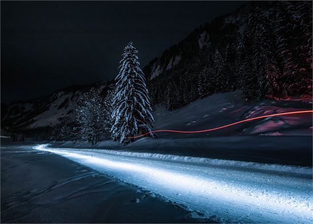 Piste de ski nordique éclairée en nocturne - C. Hudry