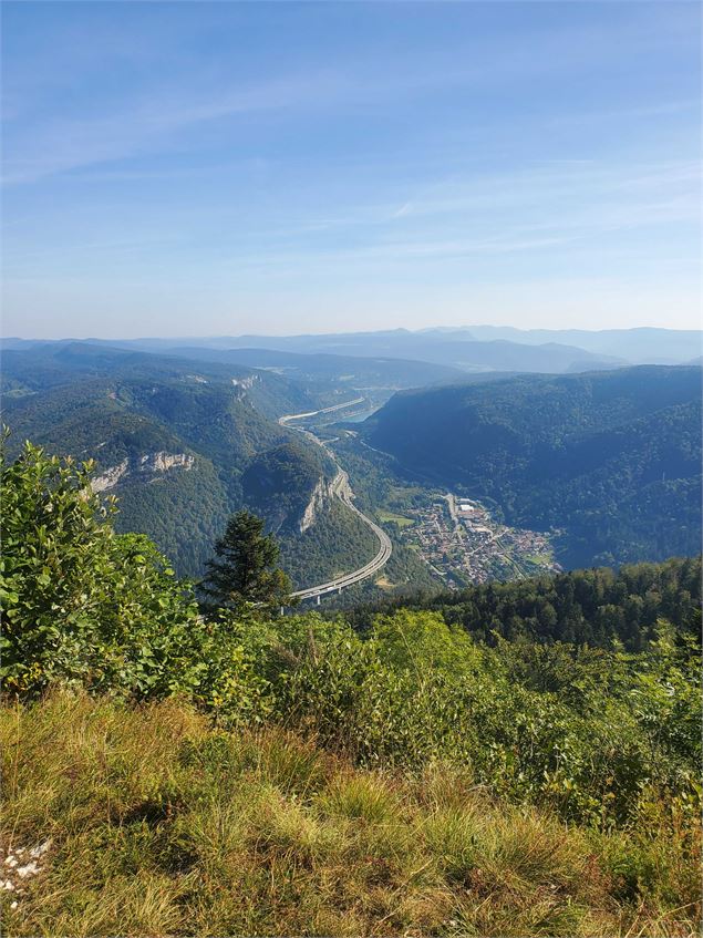 Vue sur le lac de Sylans - Christophe Kaderabek - Haut Bugey Tourisme