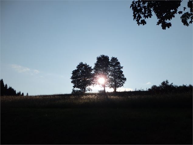 Coucher de soleil sur le Col du Creux - Office de Tourisme des Alpes du Léman