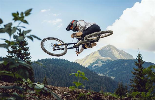 Piste VTT la Serpentine du Bike Park de Châtel - Hanna-Retz- Photography