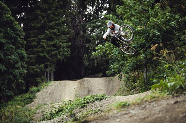 Piste VTT la Serpentine du Bike Park de Châtel - Hanna-Retz- Photography