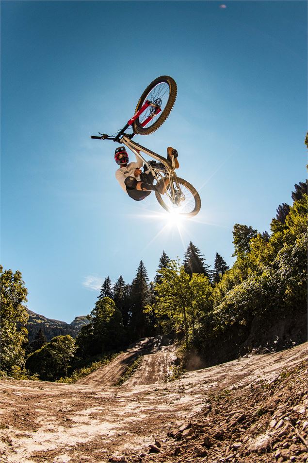 Piste VTT la Serpentine du Bike Park de Châtel - Hanna-Retz- Photography