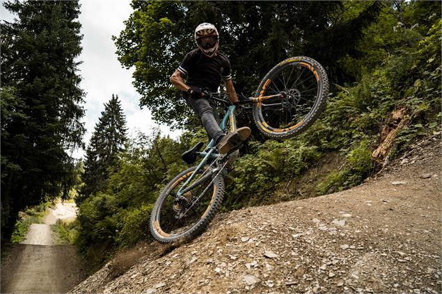 Piste VTT la Serpentine du Bike Park de Châtel - Hanna-Retz- Photography