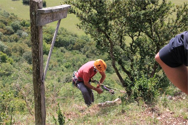 Rappel de la Pivoine - Roches du Jarbonnet - SCalland